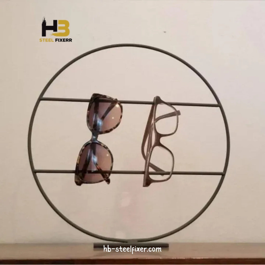Double Bar Earring & Sunglasses Stand