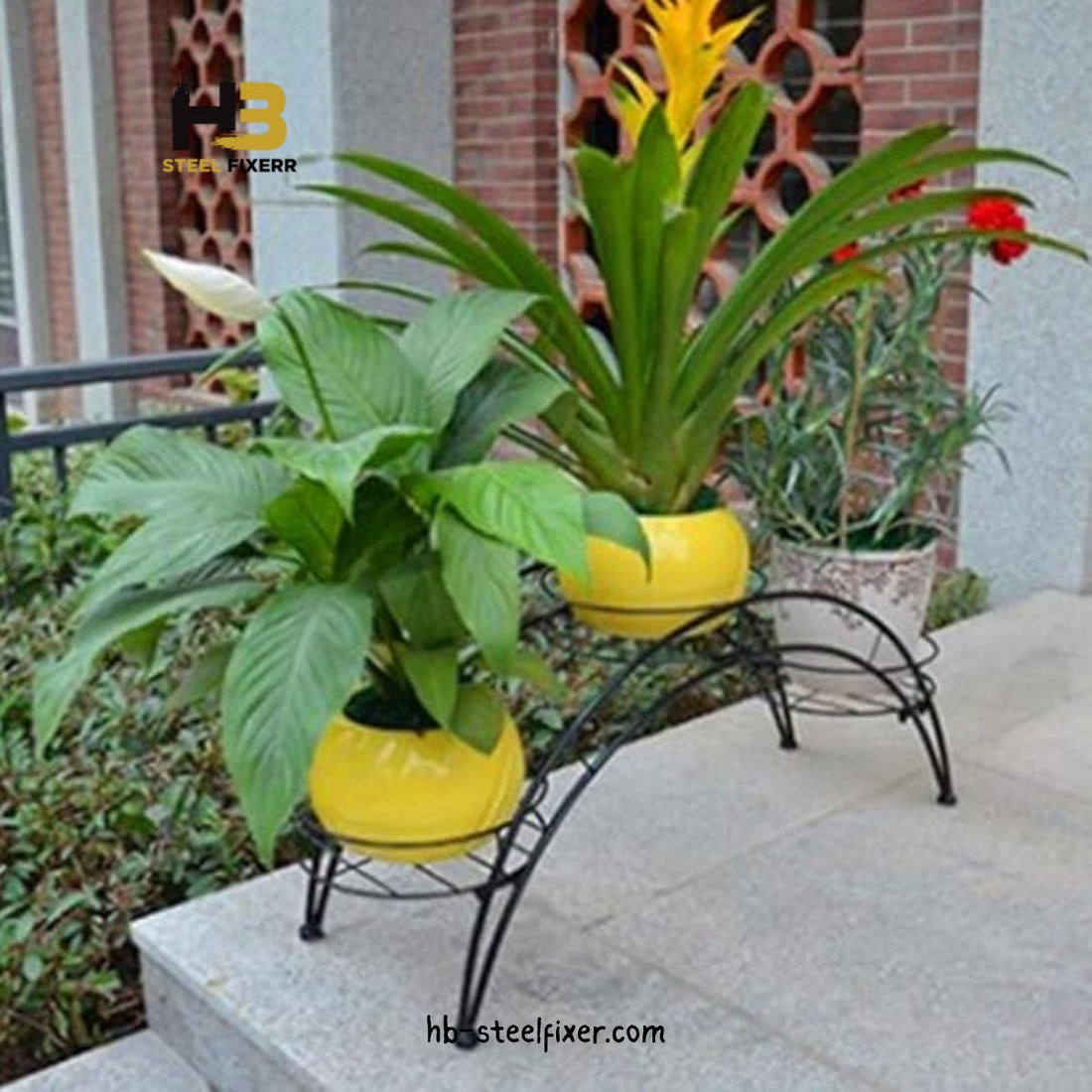 Bridge Planter v1 – Arched Metal Plant Holder